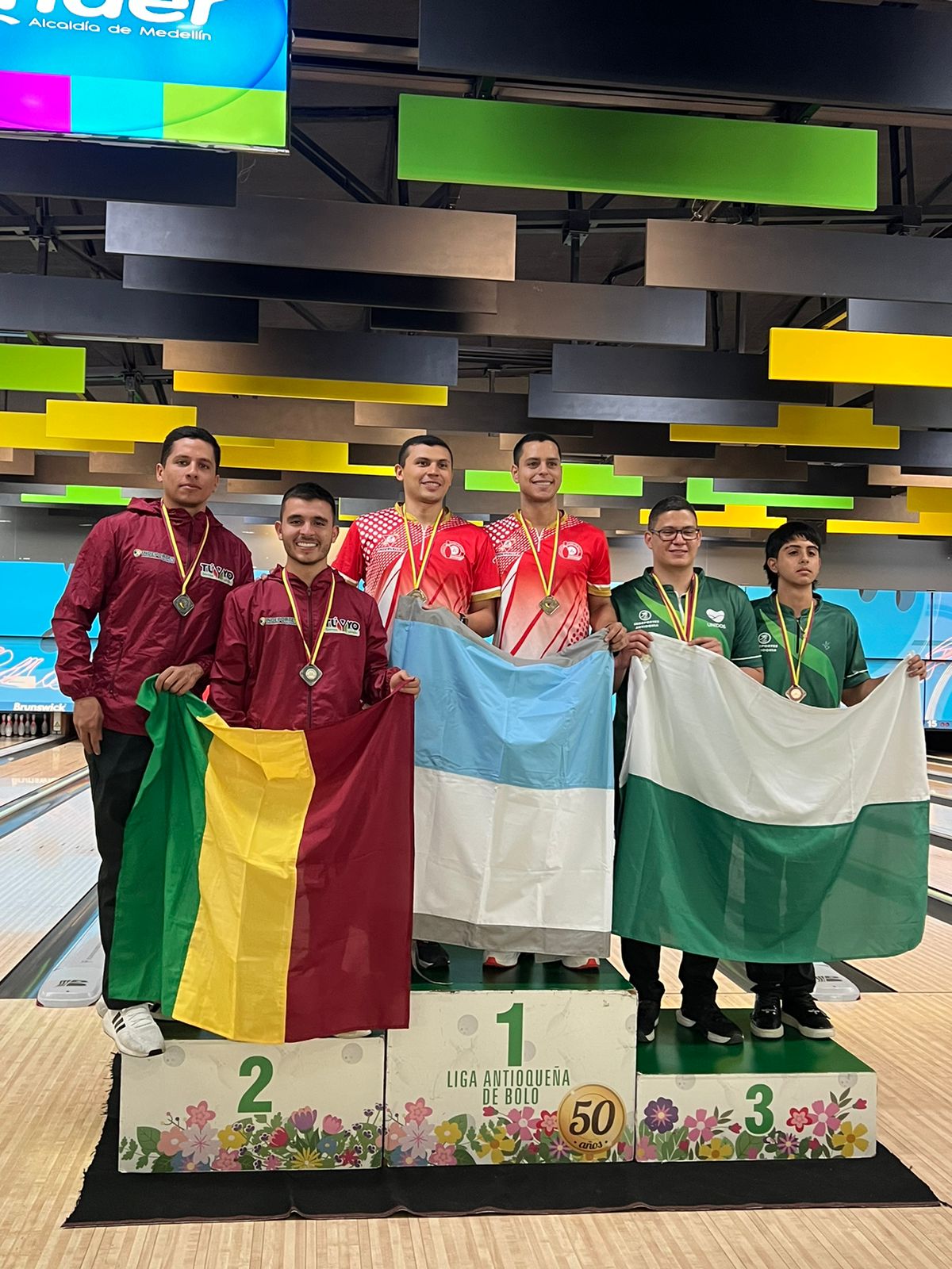 EN BOWLING SEGUIMOS CONSTRUYENDO HISTORIA CON NUESTROS DEPORTISTAS QUINDIANOS